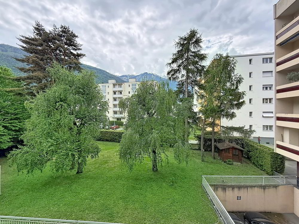 5 rooms Apartment to buy in Martigny - image 1/12