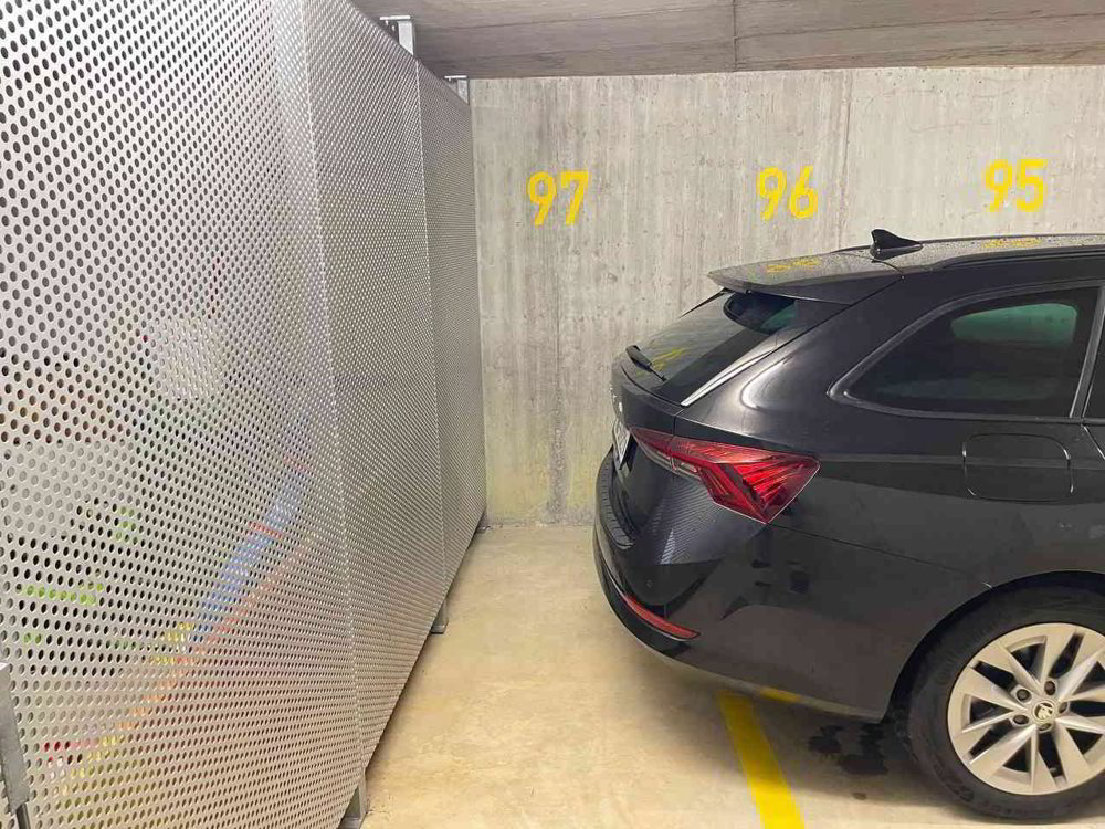 null rooms Car park, garage for rent in Hirschthal - image 1/6