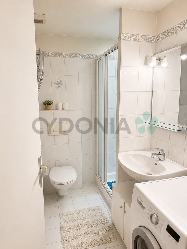 Appartamento di 5 locali in vendita a La Croix-de-Rozon - immagine 1/6