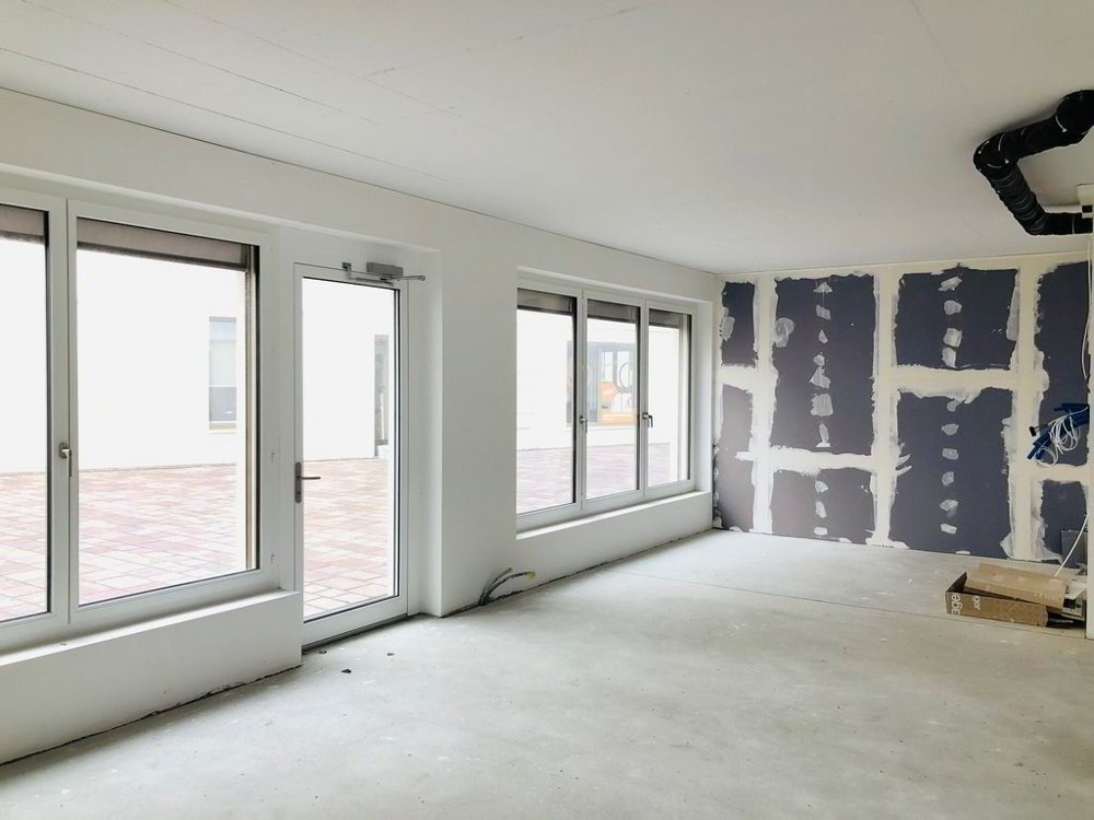 null rooms Office & Commercial for rent in Thayngen - image 1/3