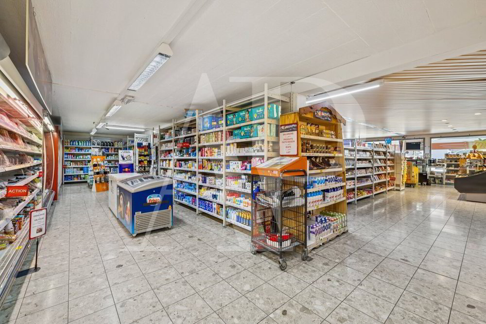 Bureau & Commerce null pièces à acheter à Champéry - image 1/13