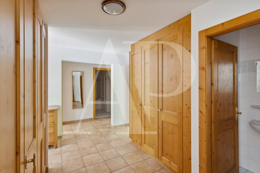 3 rooms Apartment to buy in Val-d'Illiez - image 1/10