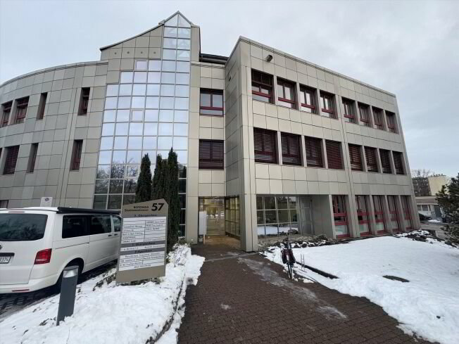 Ufficio & Commercio di null locali in affitto a Nänikon - immagine 1/1