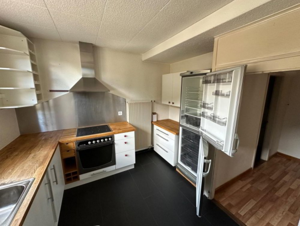 Casa di 9 locali in vendita a Langenbruck - immagine 1/9