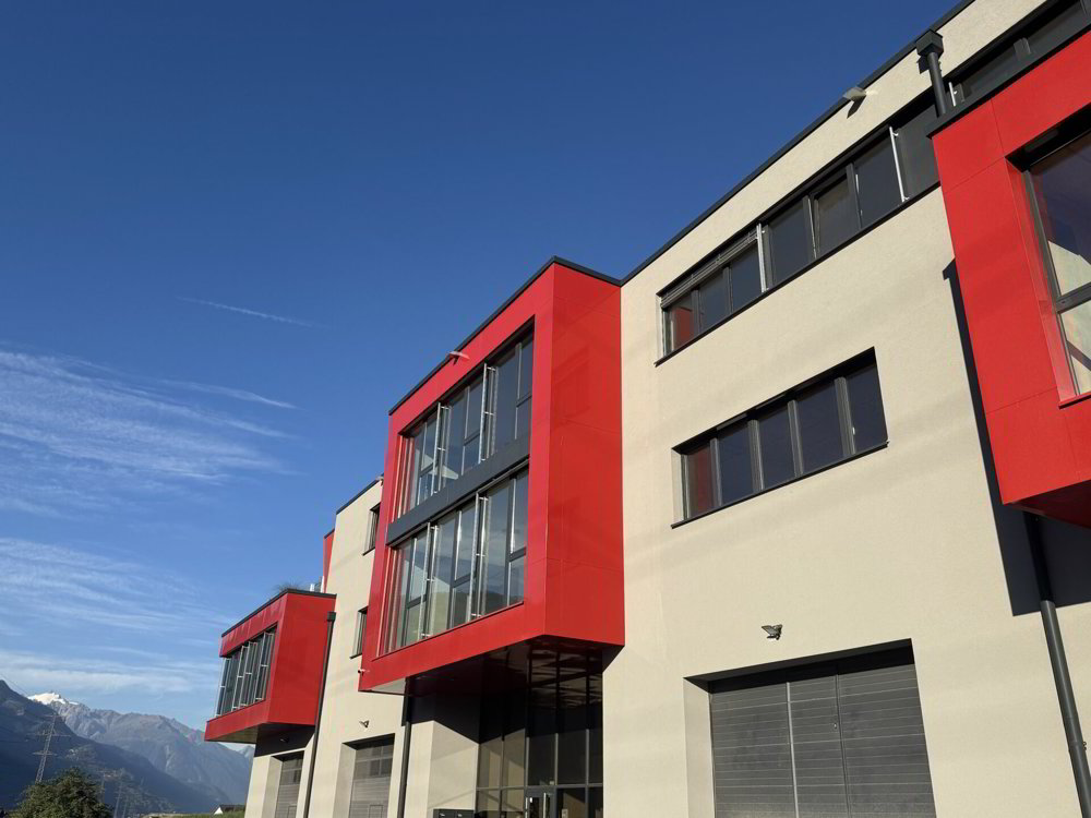 null rooms Car park, garage for rent in St-Pierre-de-Clages - image 1/9