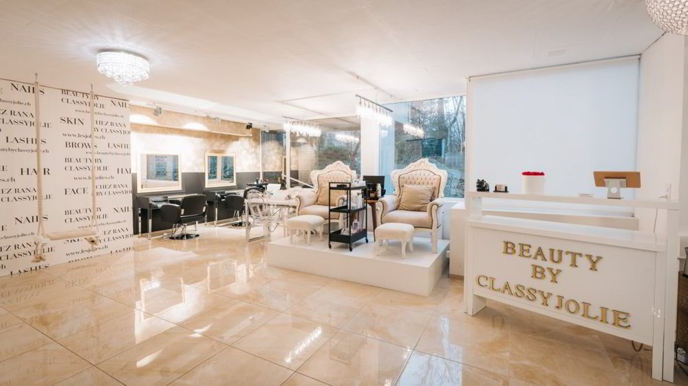EXQUISITER SCHÖNHEIS-SALON MIT DIVERSEN ANGEBOTEN