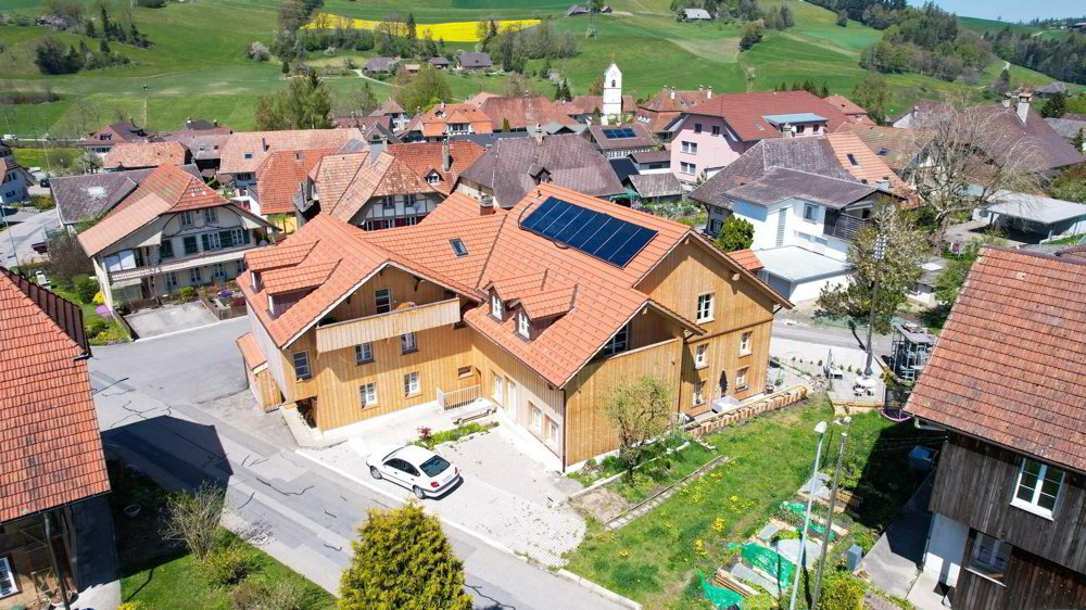 Casa di 11 locali in vendita a Dürrenroth - immagine 1/12