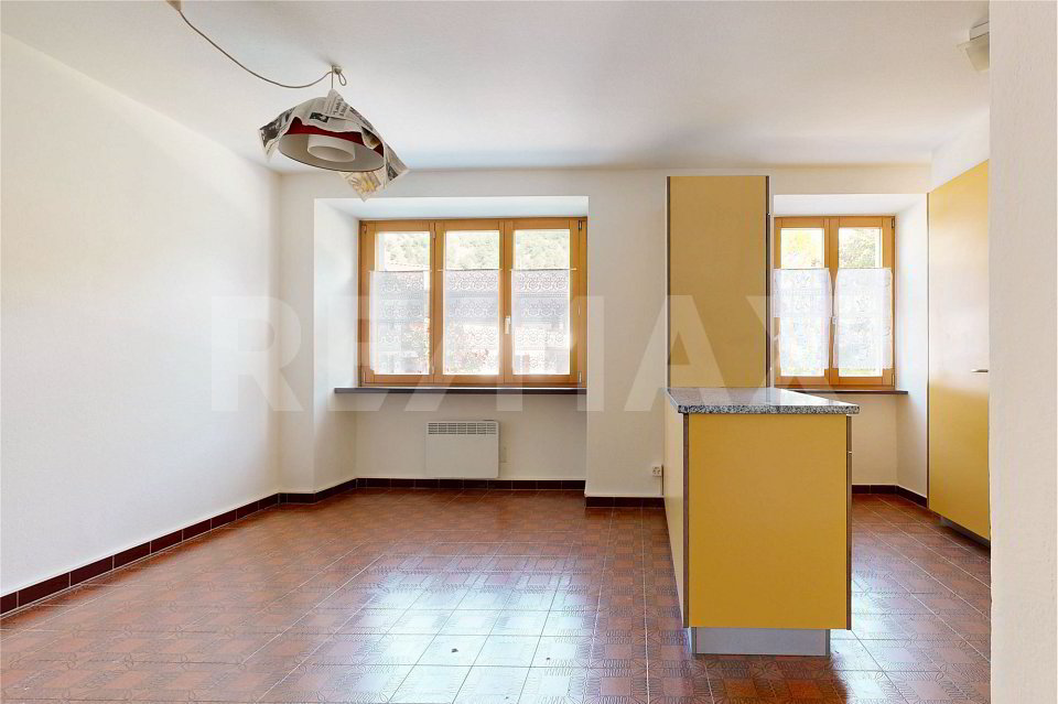 6.5 Zimmer Haus zum verkaufen in Roveredo GR - Bild 1/4