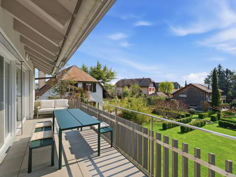 5 rooms Apartment to buy in Lavigny - image 1/10