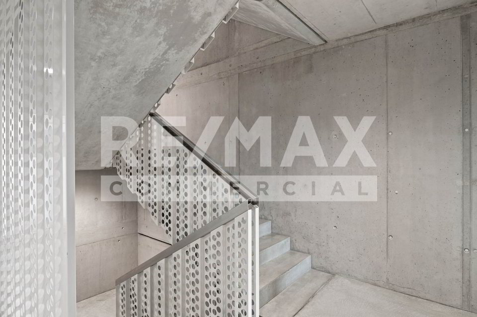 null rooms Office & Commercial for rent in Fehraltorf - image 1/13