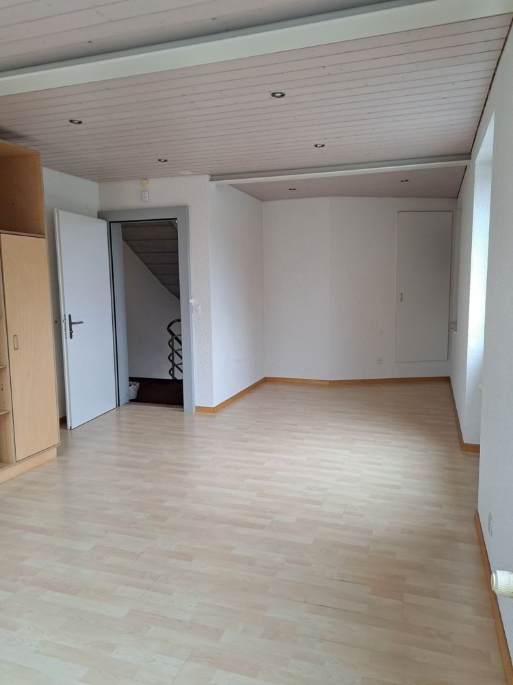 null Zimmer Büro zu vermieten in Aarberg - Bild 1/4