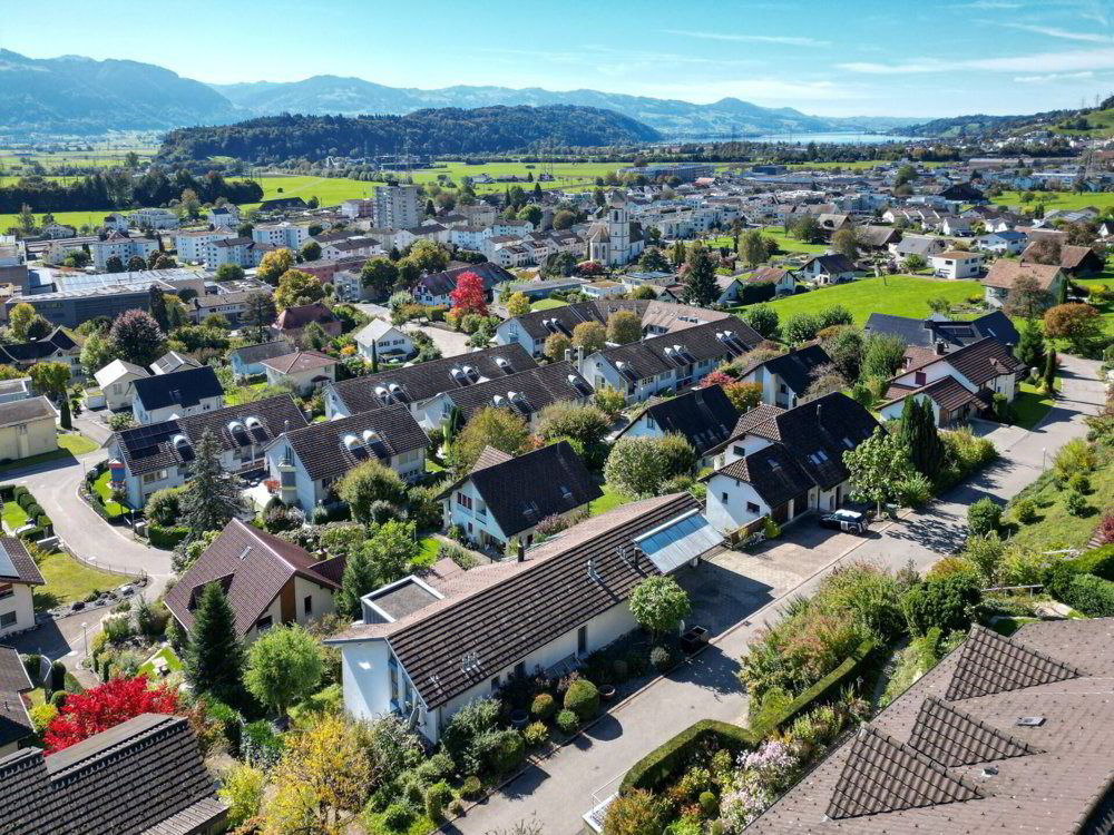 7.5 Zimmer Haus zum verkaufen in Uznach - Bild 1/20
