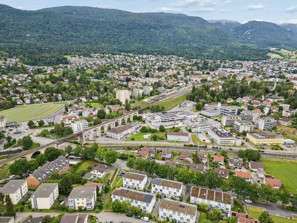 Casa di 5 locali in vendita a Grenchen - immagine 1/13