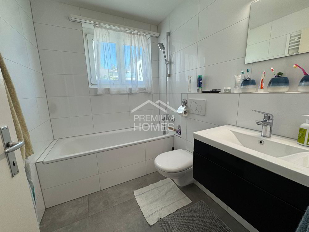 5 Zimmer Haus zum verkaufen in Ormalingen - Bild 1/8