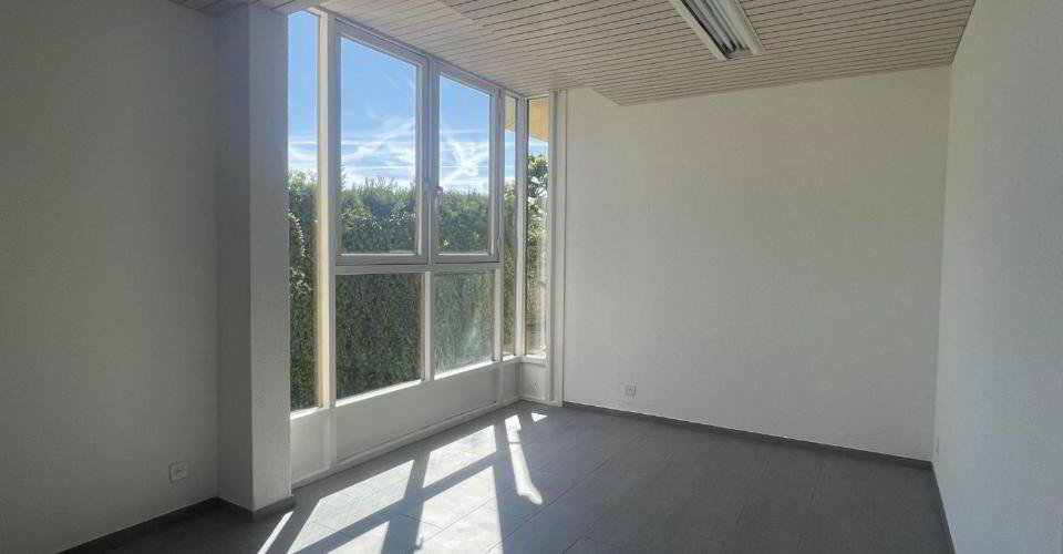 null rooms Office & Commercial for rent in Bogis-Bossey - image 1/6