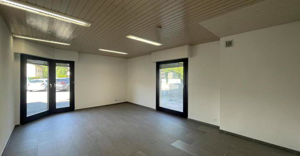 null rooms Office & Commercial for rent in Bogis-Bossey - image 1/8