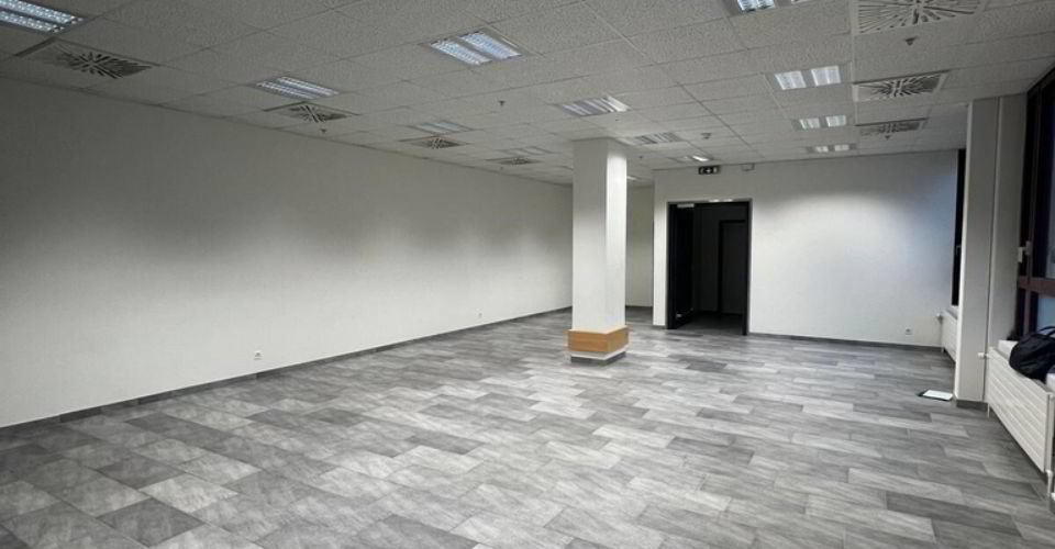 null rooms Office & Commercial for rent in Morges - image 1/8