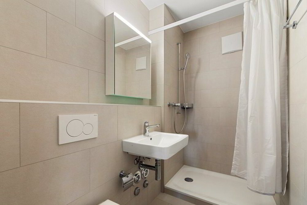 3 rooms Apartment for rent in Bâle - image 1/4