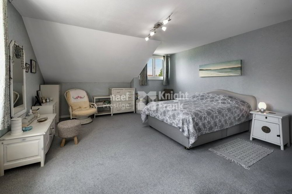 8.5 Zimmer Haus zum verkaufen in St-Légier-La Chiésaz - Bild 1/12