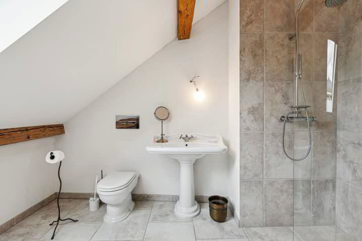 Maison 8 pièces à acheter à Givrins - image 1/13