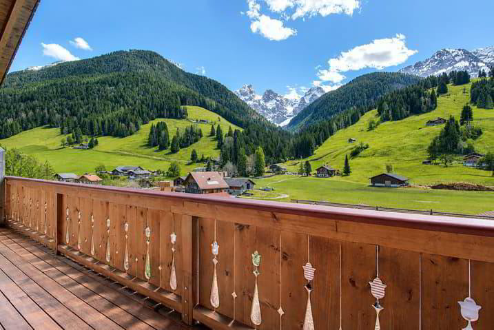 5.5 rooms Apartment to buy in Château-d'Oex - image 1/6