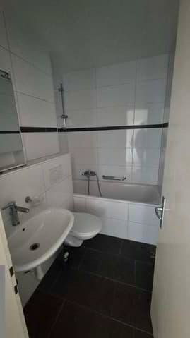 Appartement 2.5 pièces à louer à Biel/Bienne - image 1/5