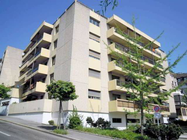 null rooms Car park, garage for rent in Lausanne - image 1/2