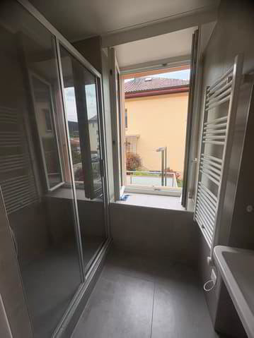 4 rooms Apartment for rent in Vallorbe - image 1/13