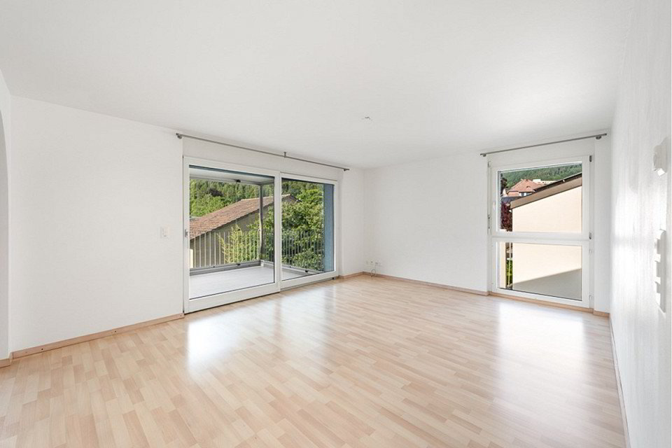 4.5 rooms Apartment to buy in Glarona - image 1/13