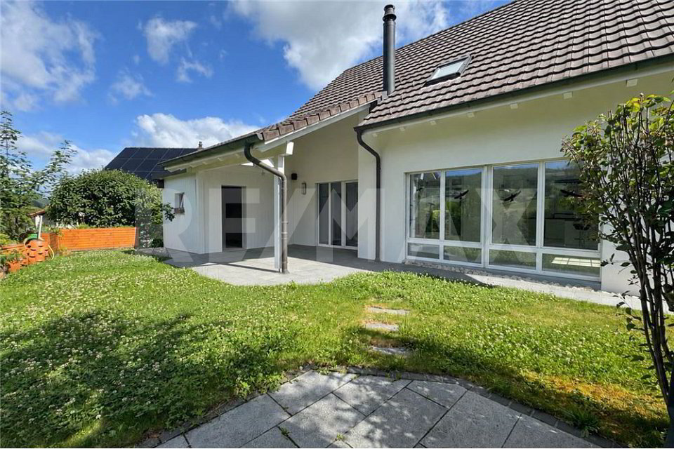Casa di 5.5 locali in vendita a Zuzgen - immagine 1/10