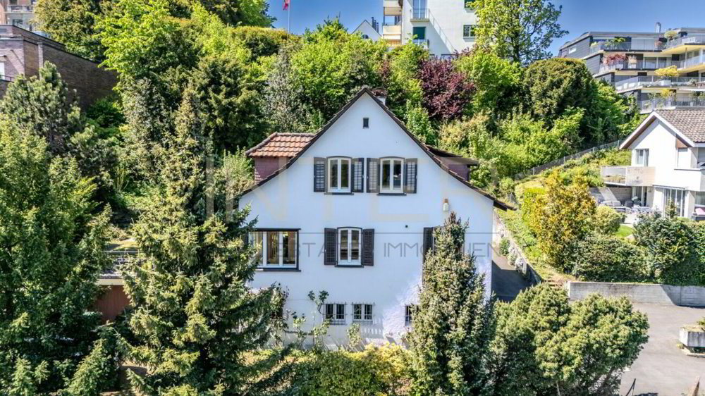 Casa di 6 locali in vendita a Oberrieden - immagine 1/9