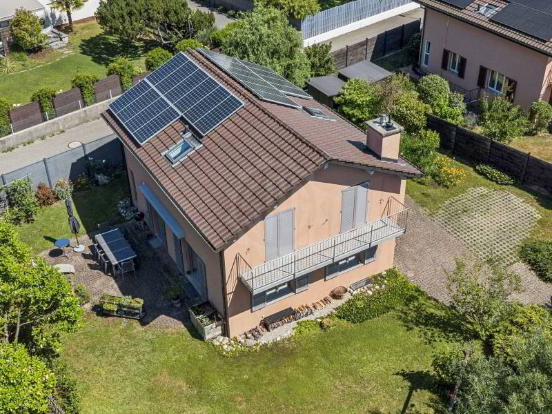 Maison 6 pièces à acheter à Bôle - image 1/10