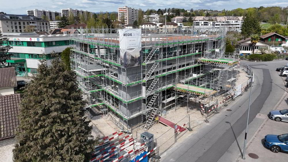 3 surfaces de 356 m² par étage (rez + 1er + 2è étage), total 1'068 m² - Mehr