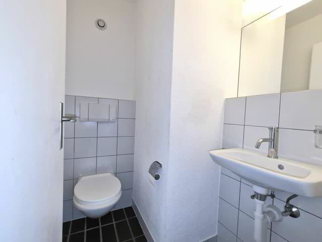 Appartamento di 4 locali in affitto a Les Geneveys-sur-Coffrane - immagine 1/9