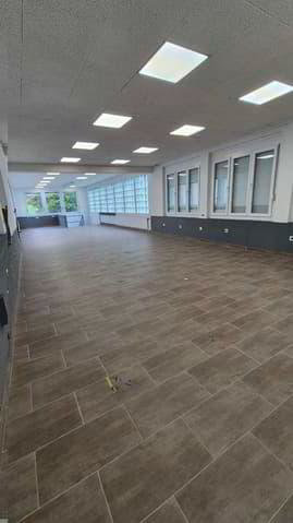 5 Zimmer Büro zu vermieten in Malleray - Bild 1/2