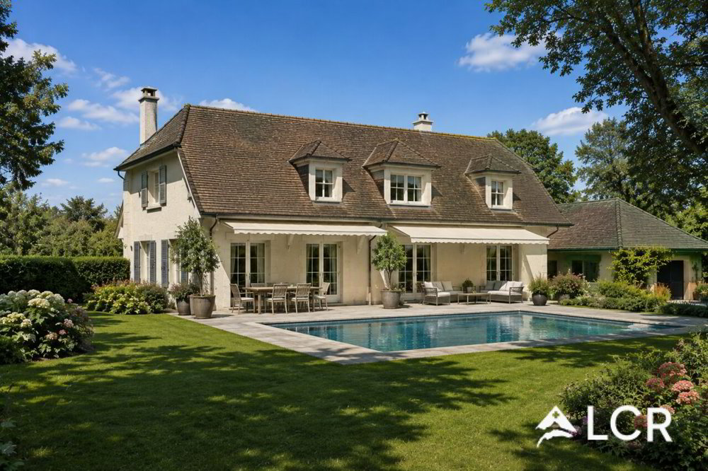 7 rooms House to buy in Coppet - image 1/1
