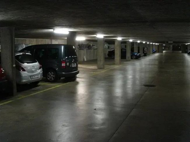 null Zimmer Parkplatz, Garage zu vermieten in Wettingen - Bild 1/3