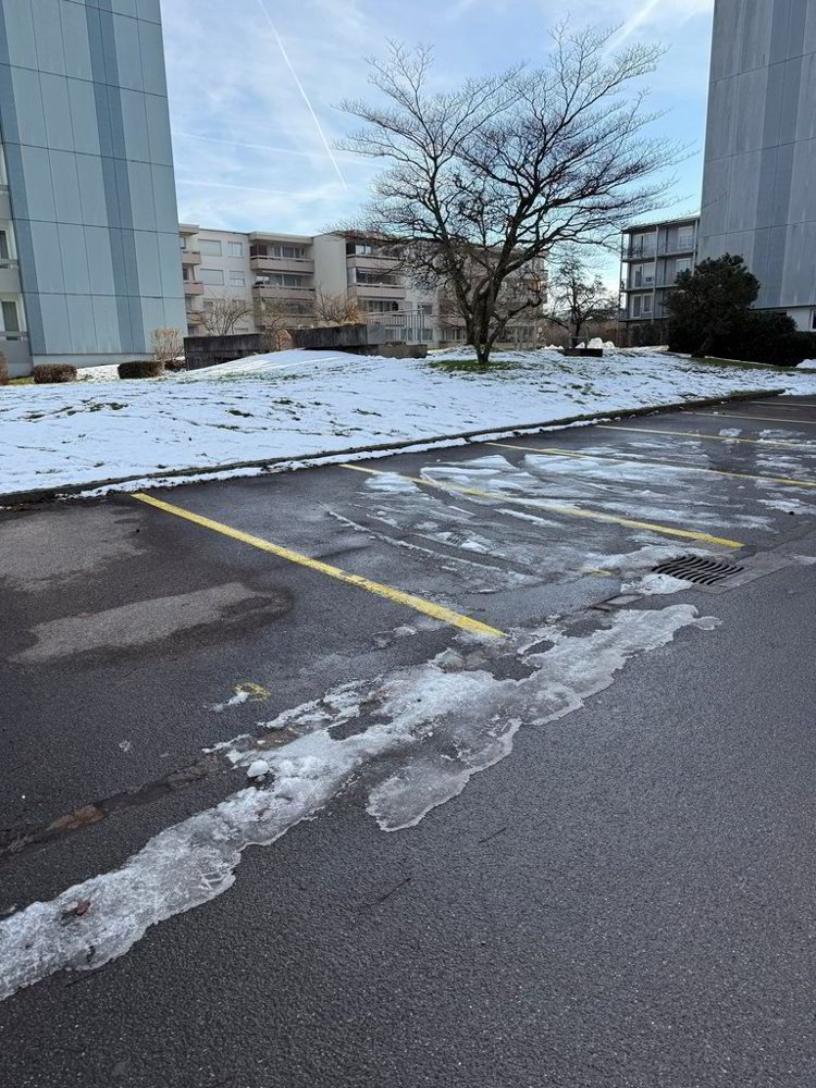 null Zimmer Parkplatz, Garage zu vermieten in Lenzburg - Bild 1/2