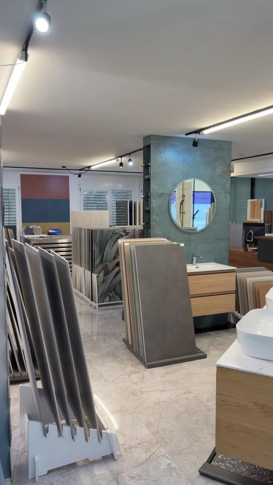 Surface commerciale de 100 m² rénovée avec visibilité exceptionnelle - Mehr