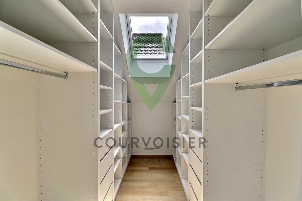 5 Zimmer Wohnung zu vermieten in Rolle - Bild 1/9
