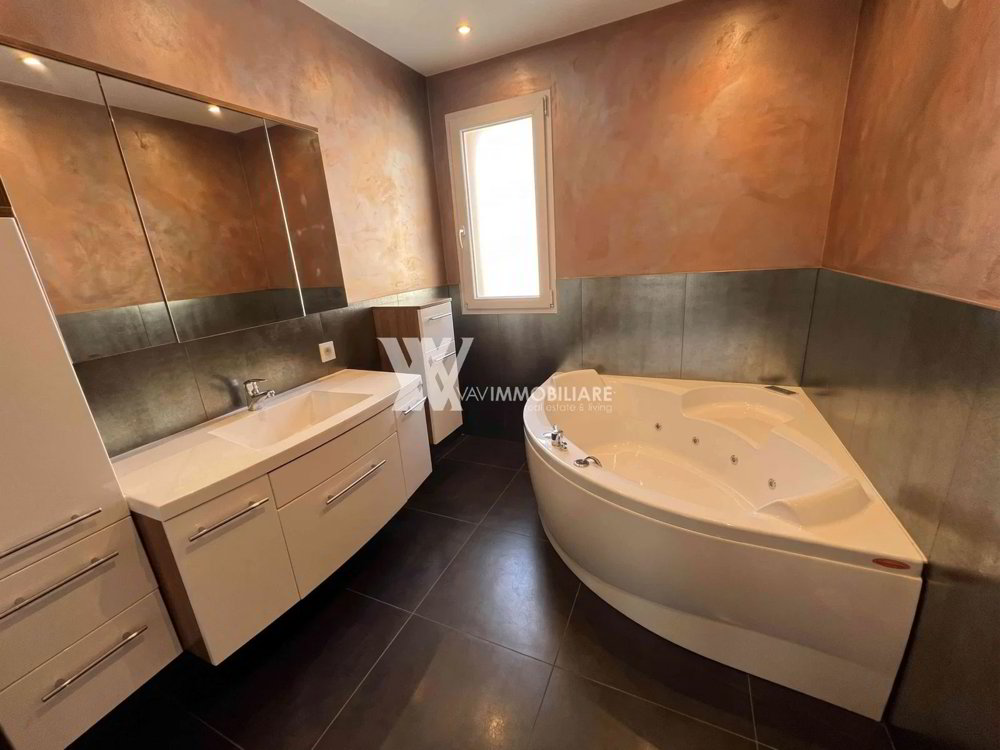 Maison 6.5 pièces à acheter à Vacallo - image 1/12