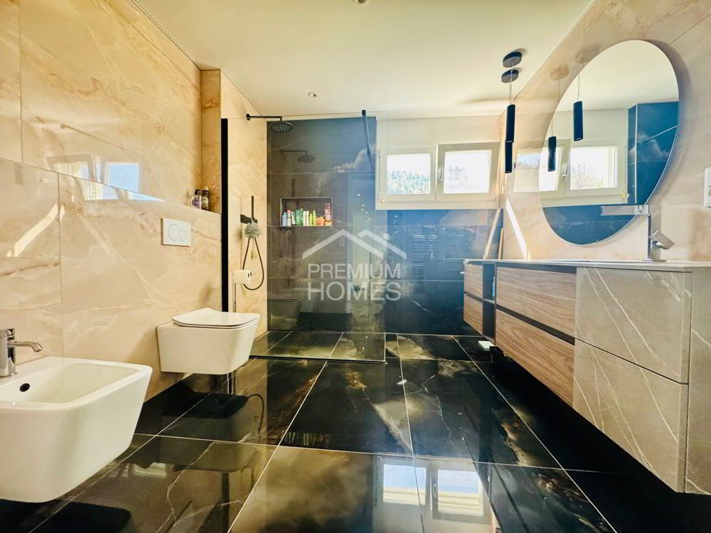 Casa di 6 locali in vendita a Schöftland - immagine 1/9