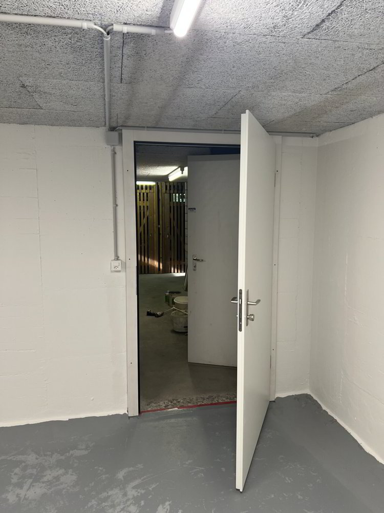 Ufficio & Commercio di 1 locali in affitto a Urtenen-Schönbühl - immagine 1/4