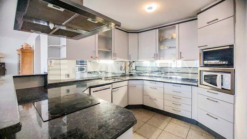 20 Zimmer Haus zum verkaufen in Bünzen - Bild 1/5