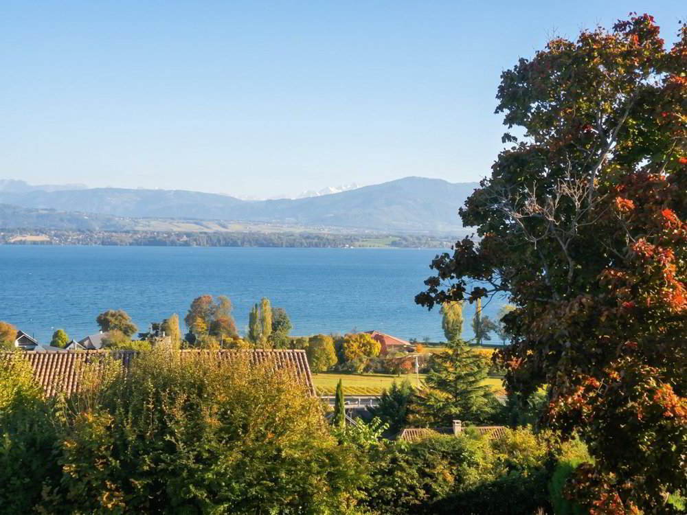 8 rooms House to buy in Nyon - image 1/1