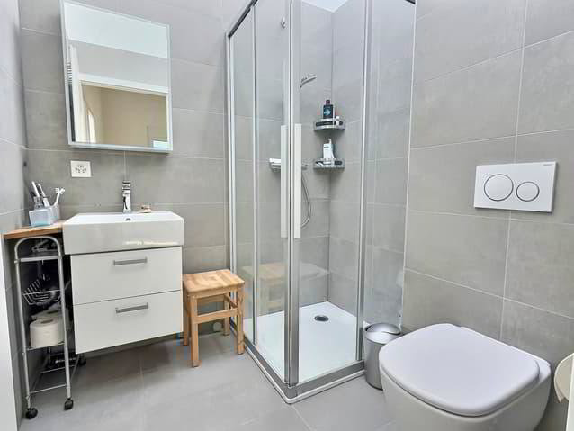 Maison 5.5 pièces à acheter à Jongny - image 1/8