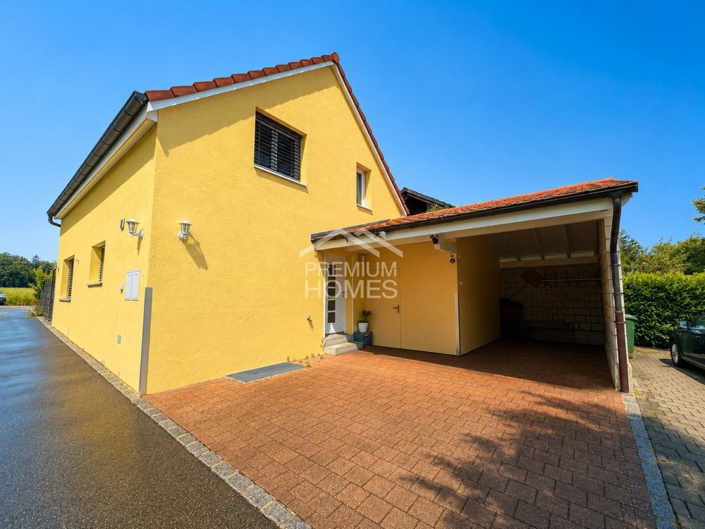 Casa di 5 locali in vendita a Liestal - immagine 1/12