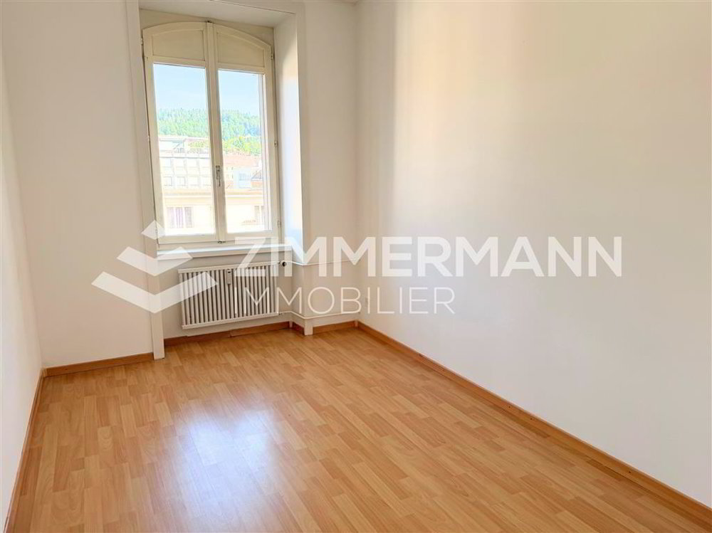 4 Zimmer Wohnung zu vermieten in La Chaux-de-Fonds - Bild 1/12