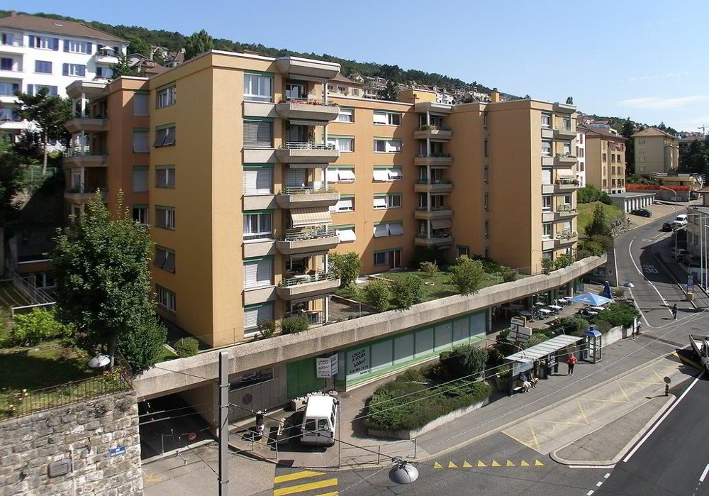 null rooms Car park, garage for rent in Neuchâtel - image 1/2