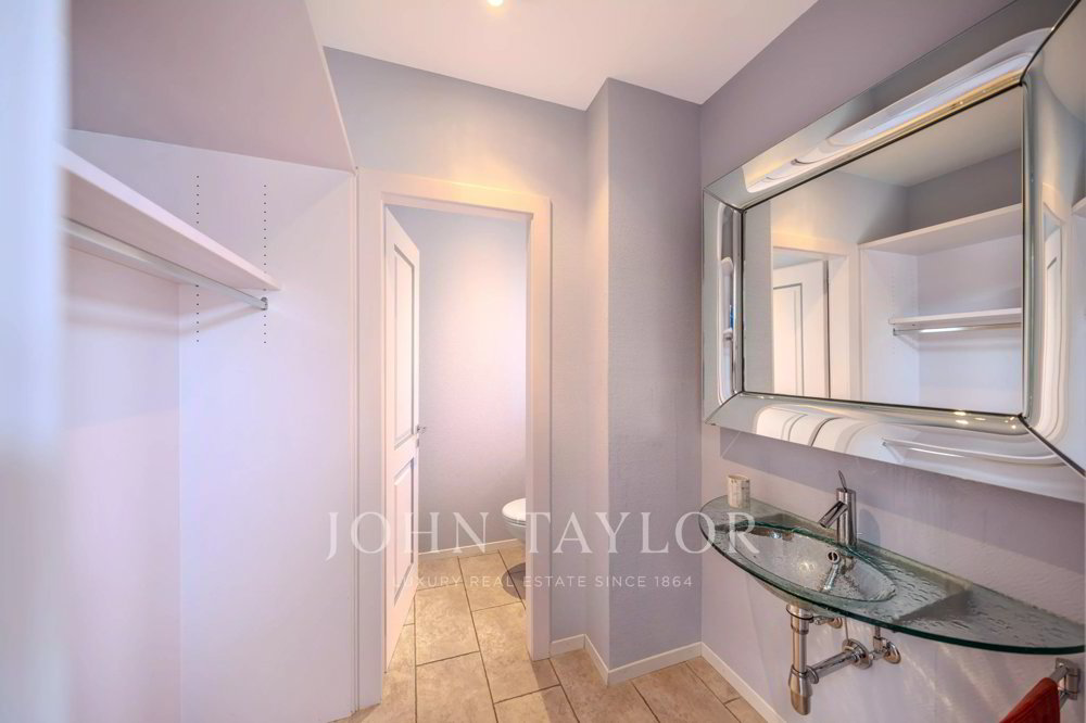 Maison 6 pièces à acheter à Givrins - image 1/13